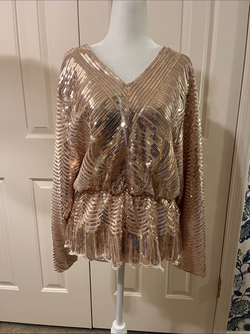 Sequined V-Neck Women's Top in Rose Gold
